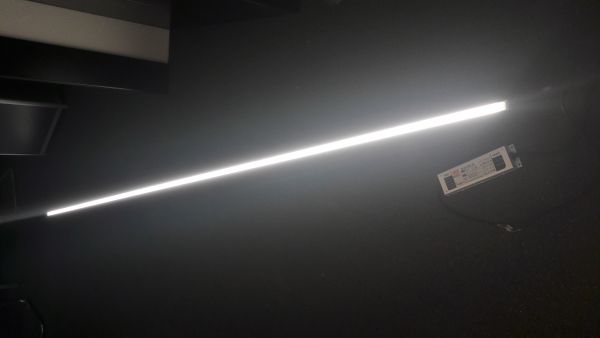 Beschikbaar Sympton in de rij gaan staan LED-Armatuur 3.80 lang met melkkap
